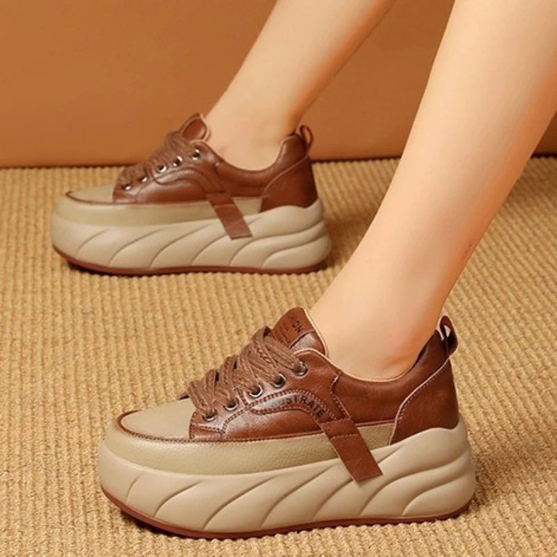 Martins Schuhe mit Keilabsatz