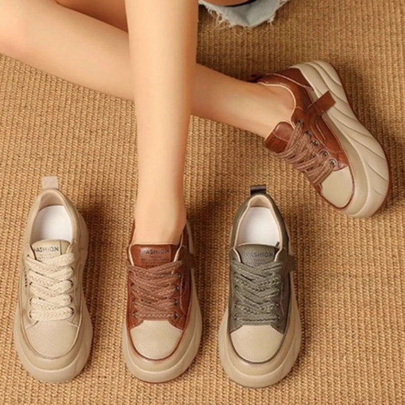 Martins Schuhe mit Keilabsatz