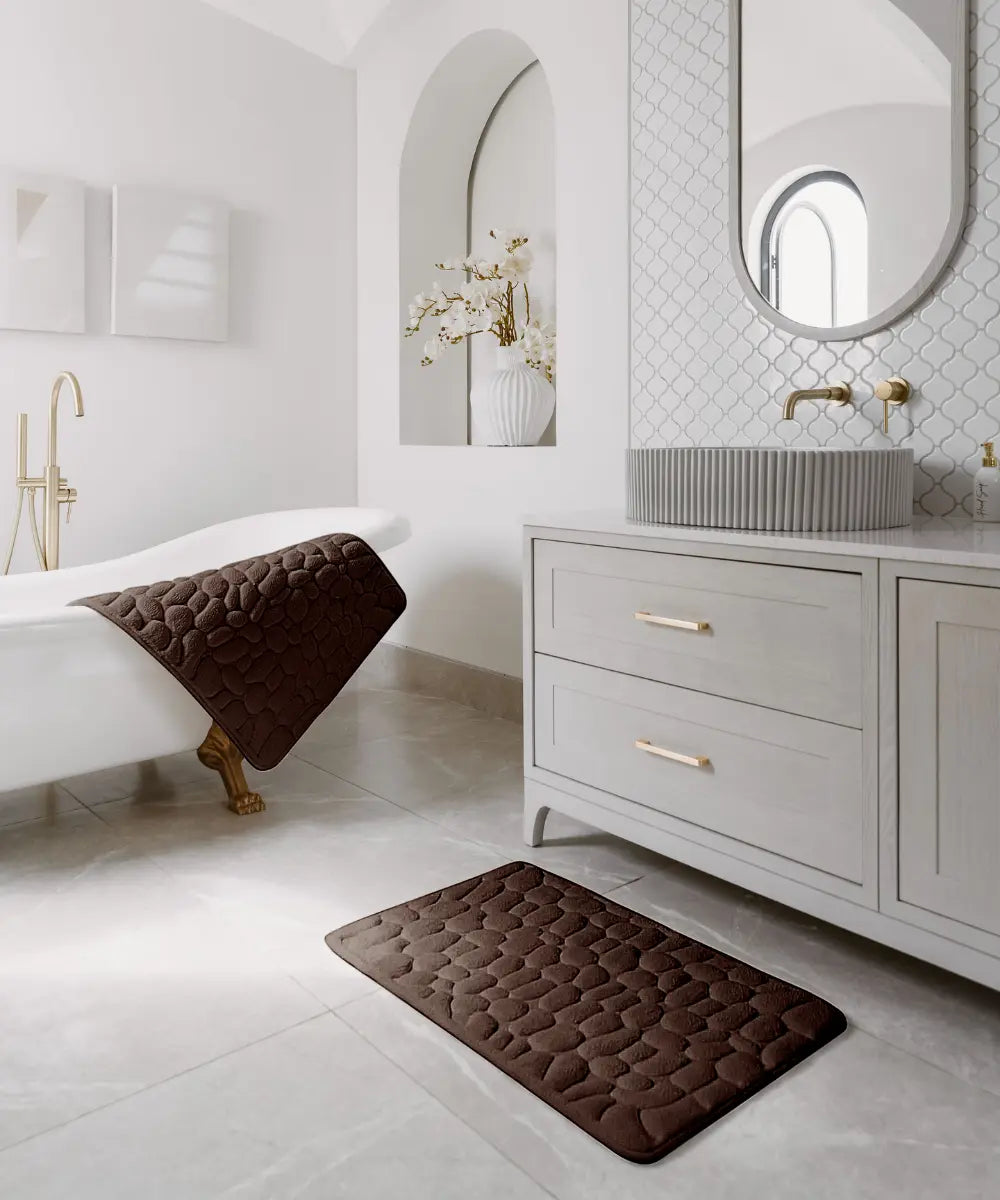 Massaging and non-slip bath mat for ultimate comfort