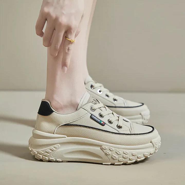 أحذية طبية عصرية للنساء