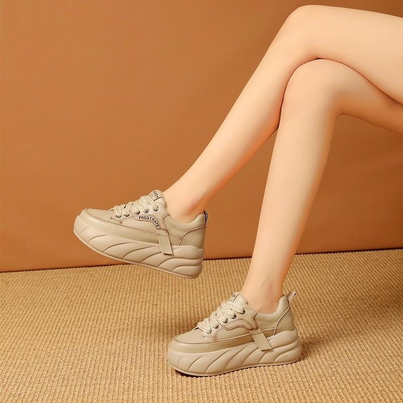 Martins Schuhe mit Keilabsatz