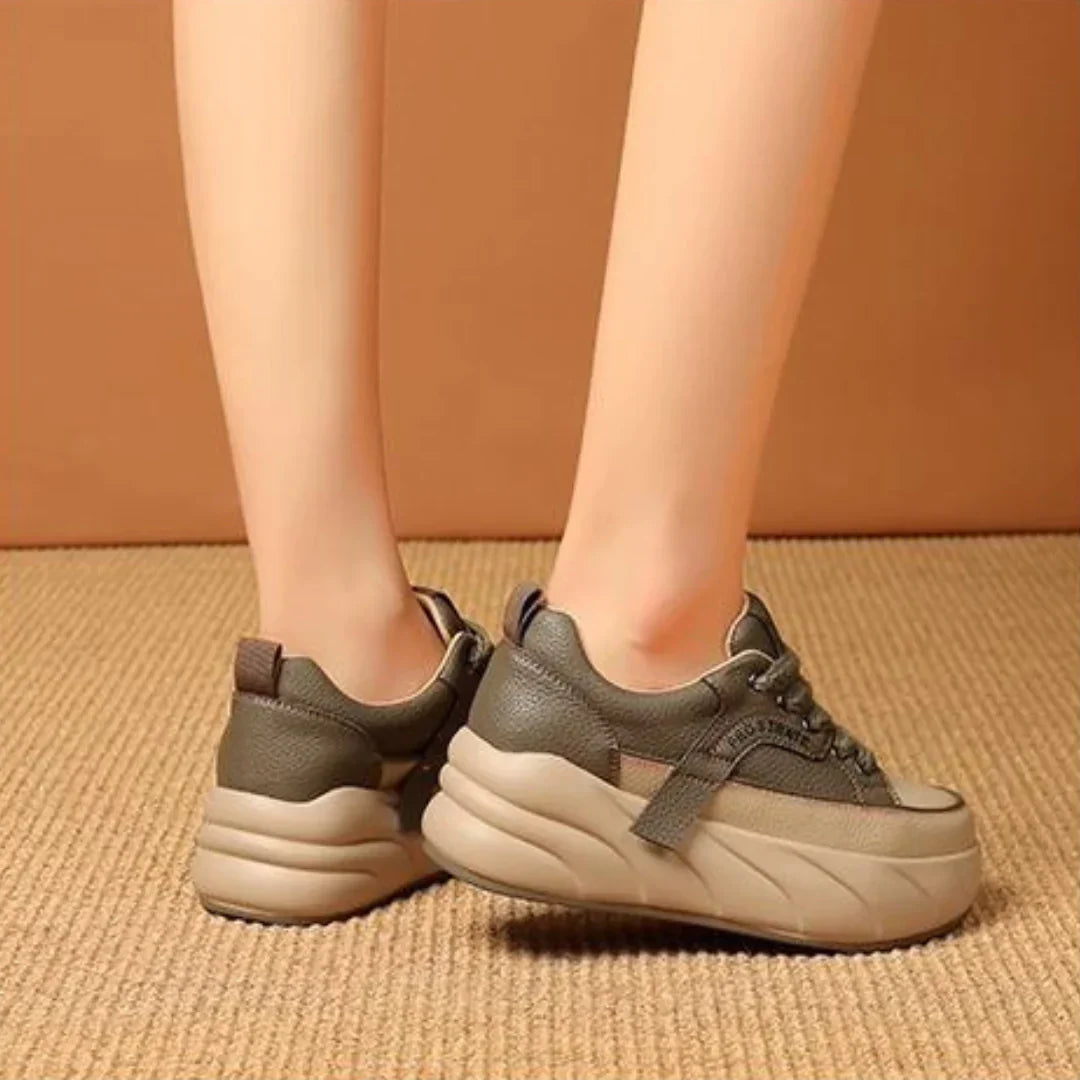 Martins Schuhe mit Keilabsatz